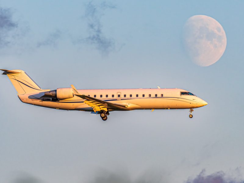 Bombardier Challenger 850